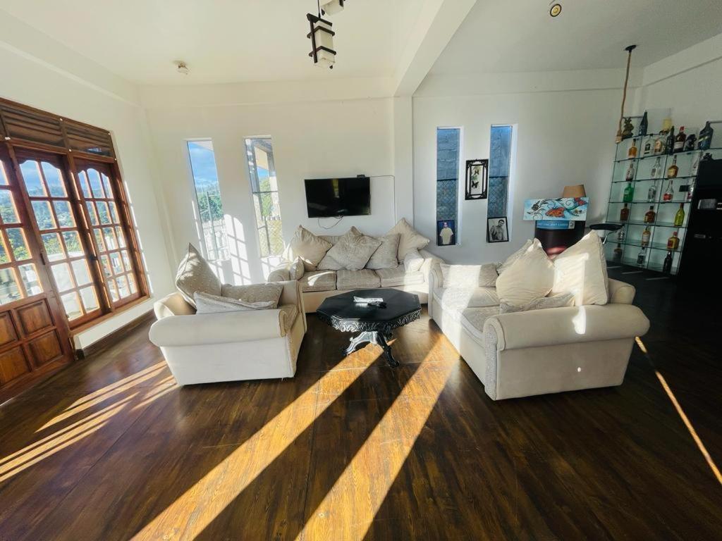 Nuwaraelliya Euphoria White House Guest house *