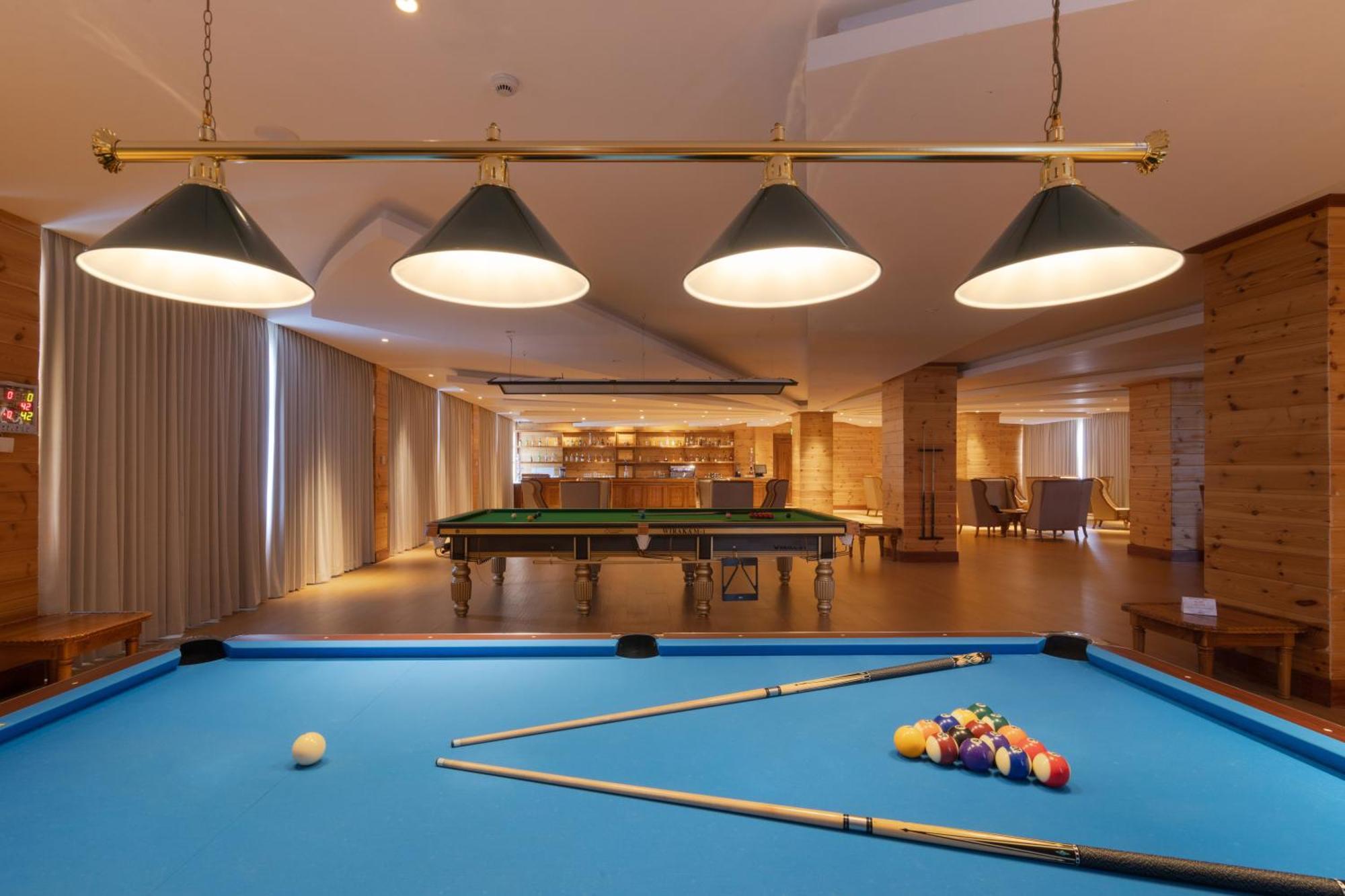 Hotel Araliya Red - Budget Friendly Hotel- Where Find Stunning 360 Panoramic View Of
