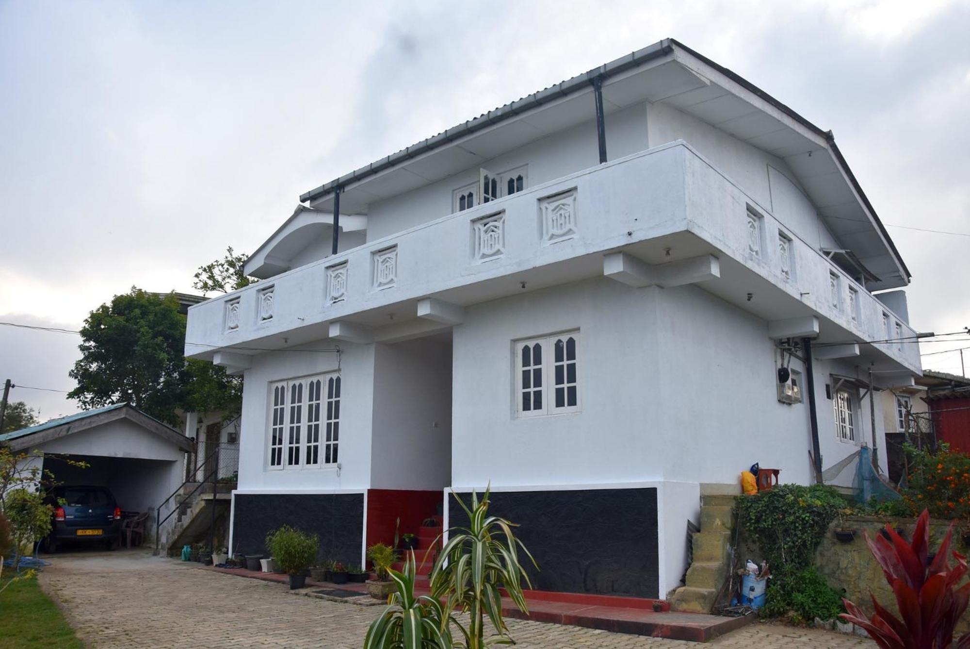 Carmalin Guest house *