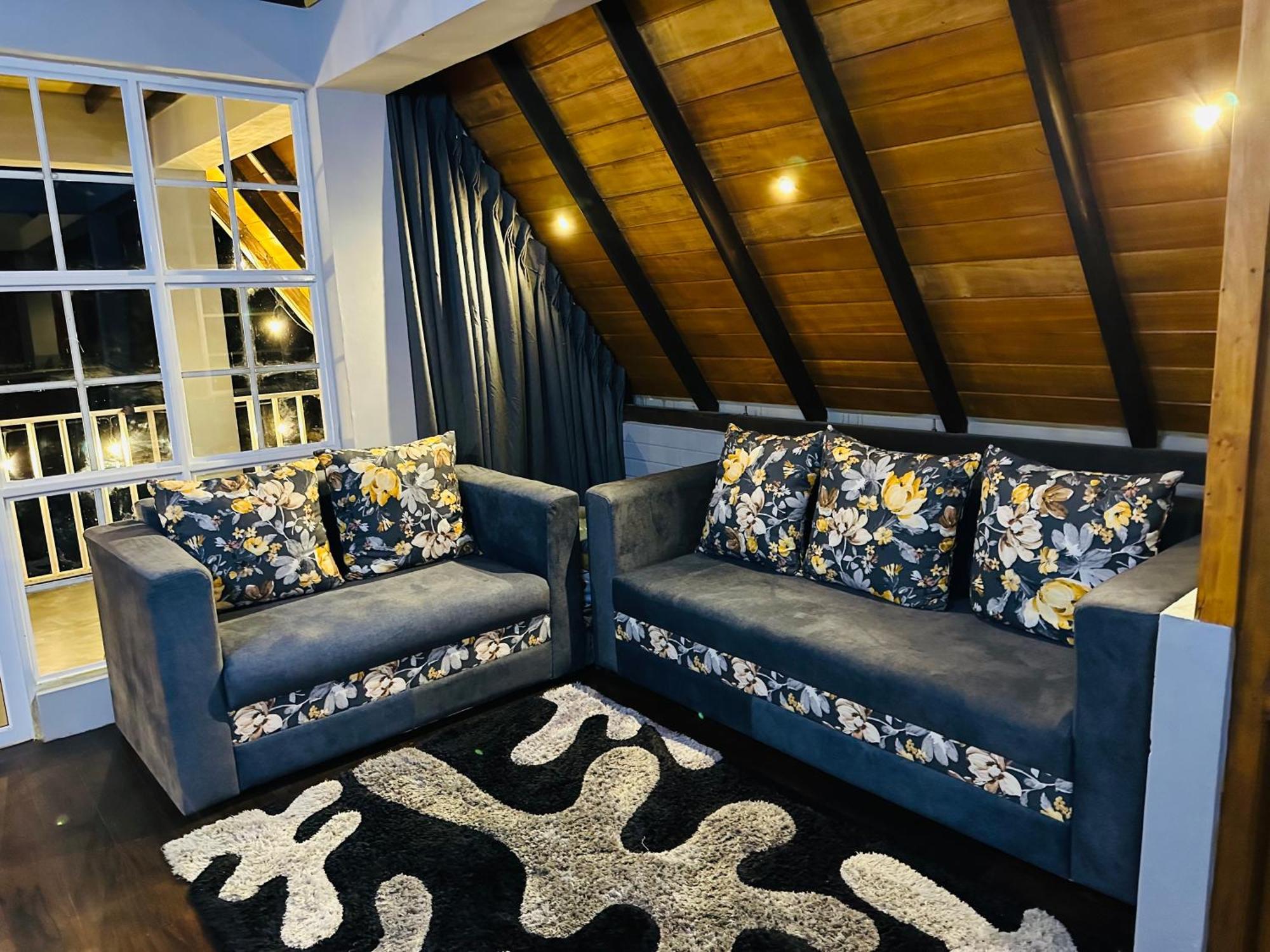 7000 Feet Nuwaraeliya Chalet *