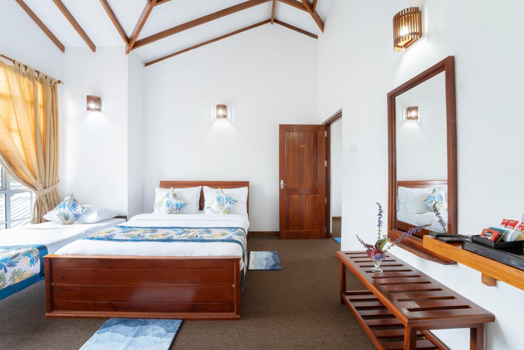 Aaradhya Inn *