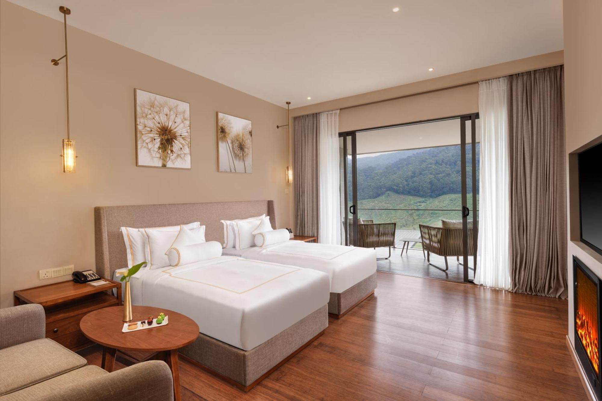 The Golden Ridge Hotel