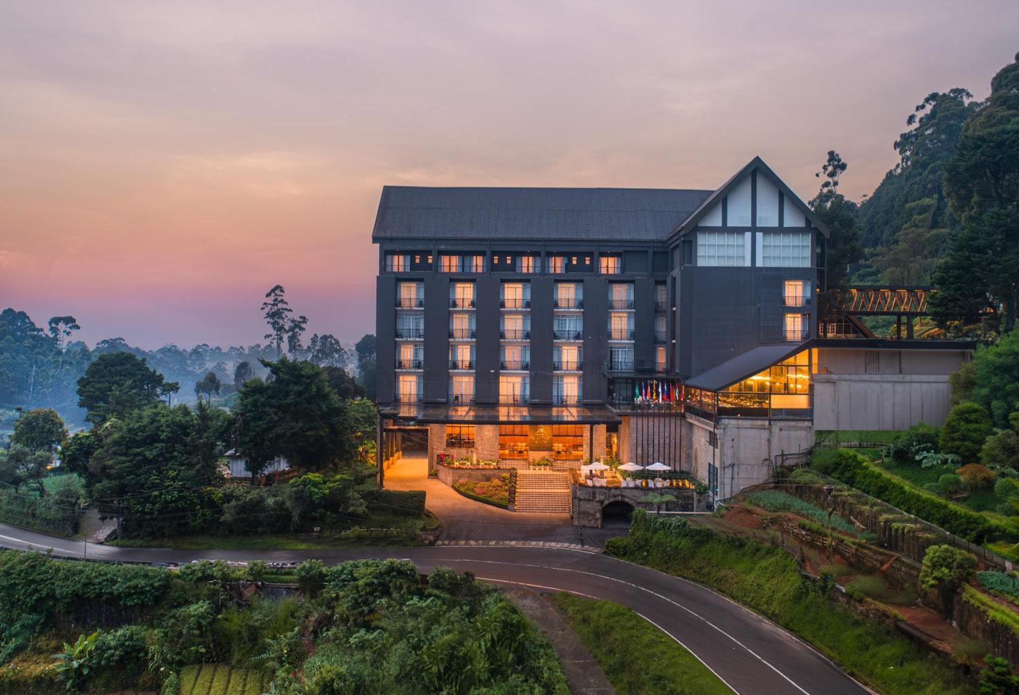 The Golden Ridge 5*