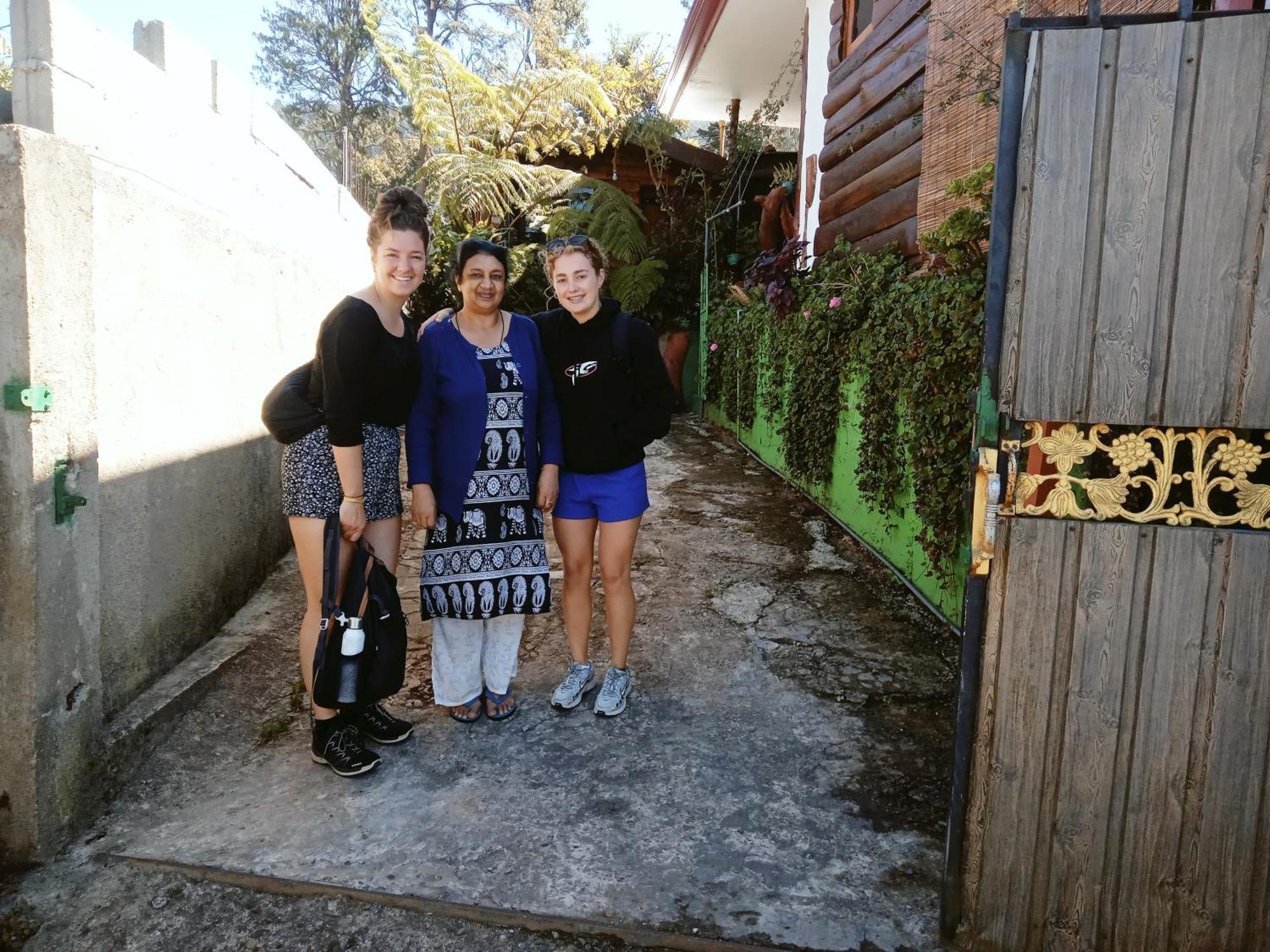 20/20 Wood Homestay