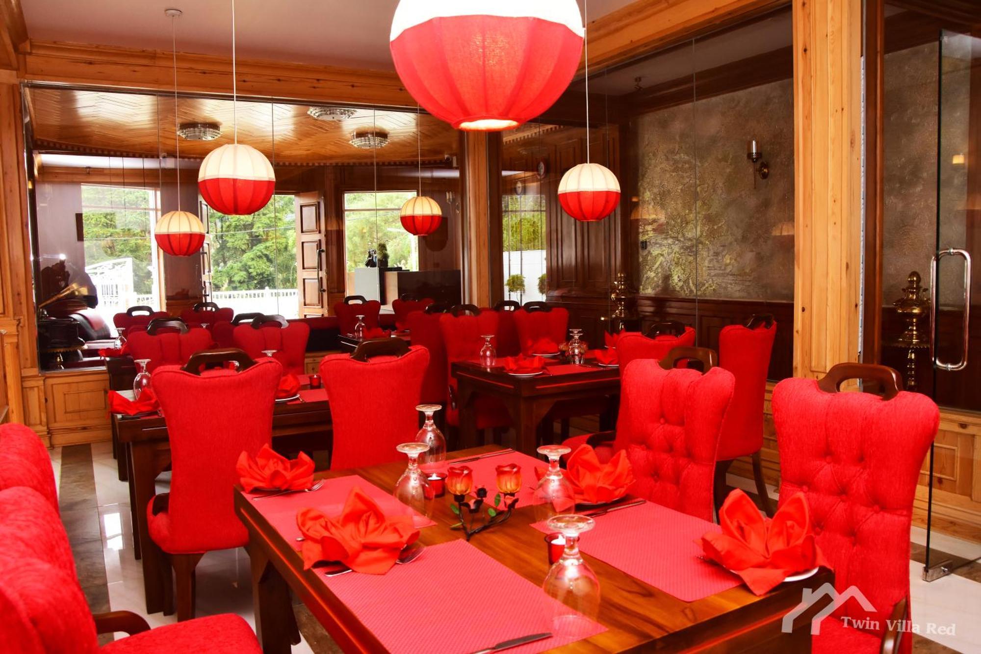 Hotel Twin Red