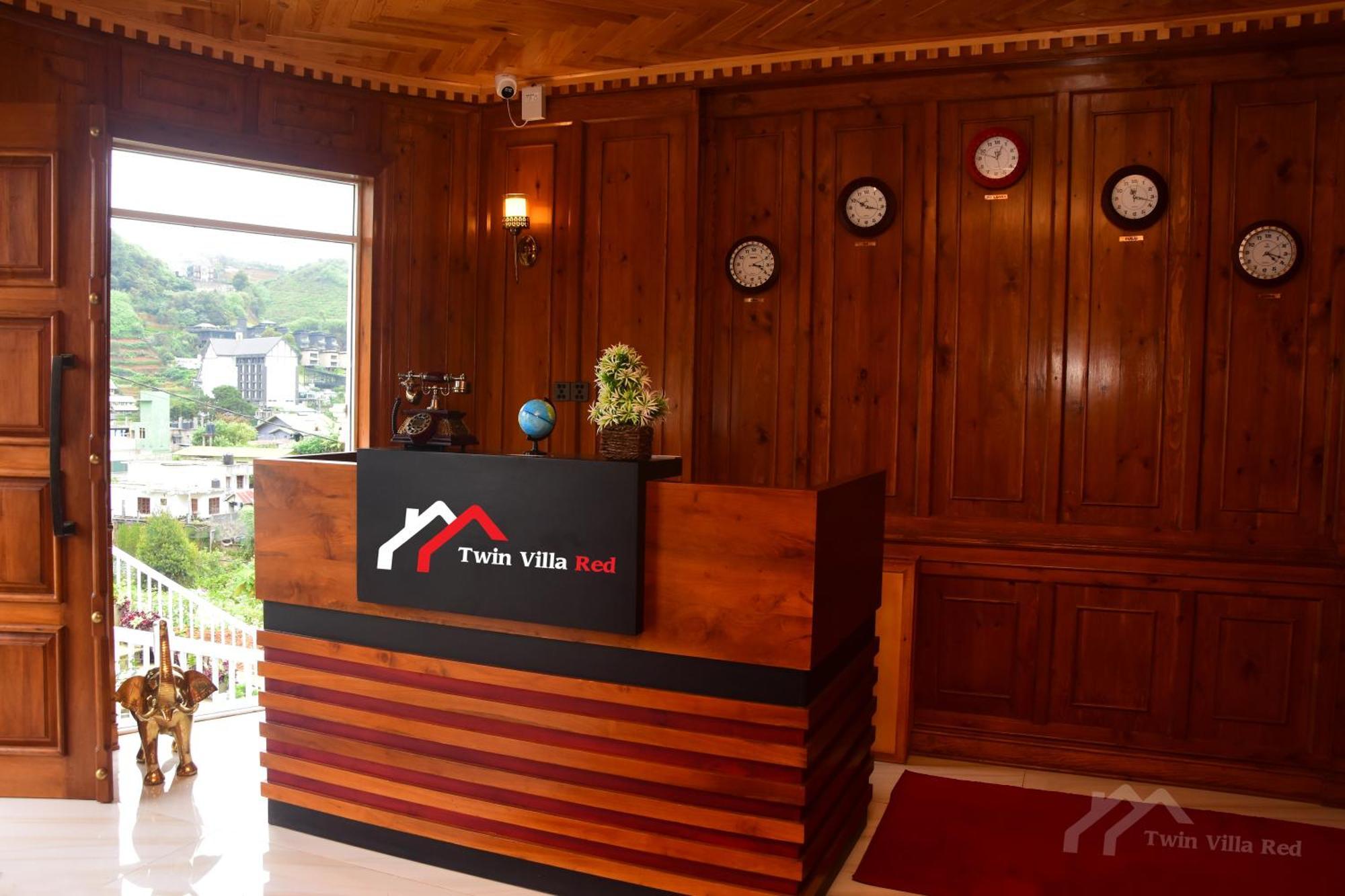 Twin Red Hotel