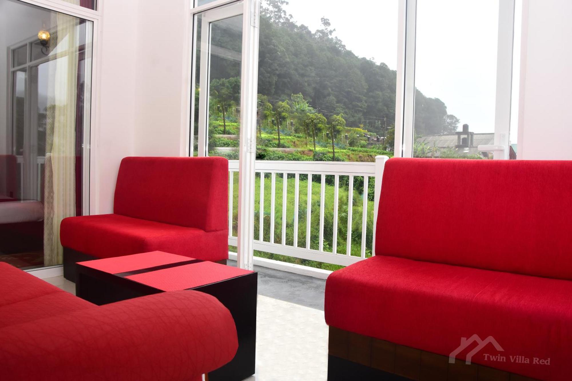 Twin Red Hotel
