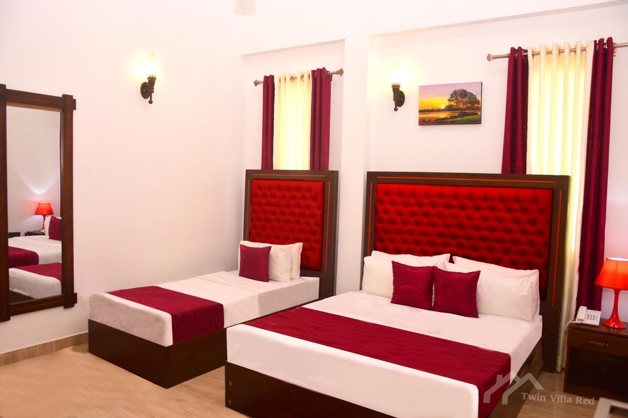 Twin Red Hotel