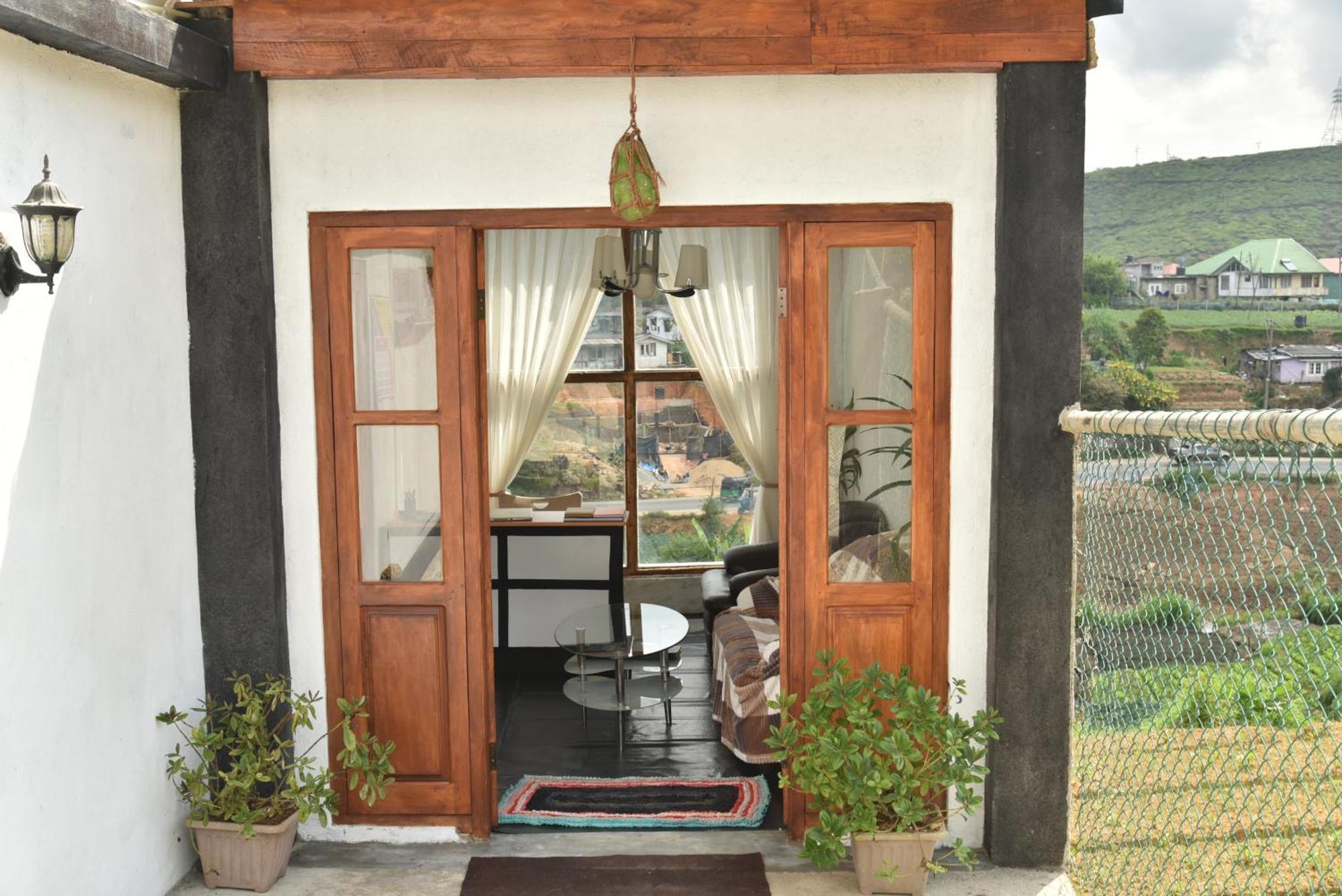 Shiny Cot Triple * Nuwara Eliya