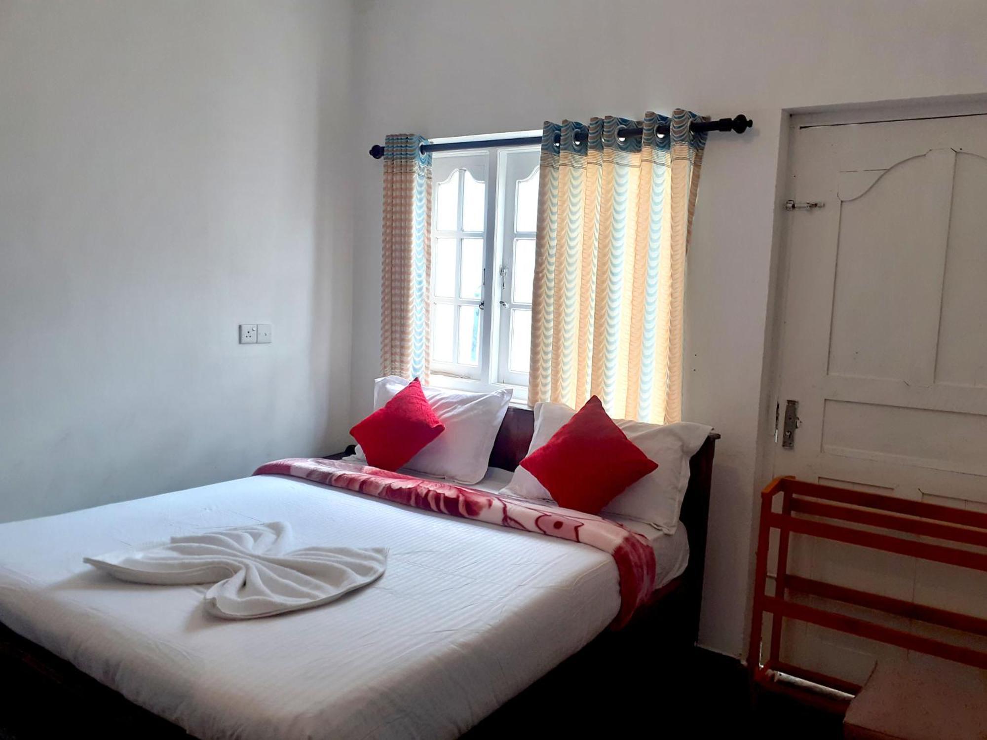 J J S & Nuwaraeliya 3*