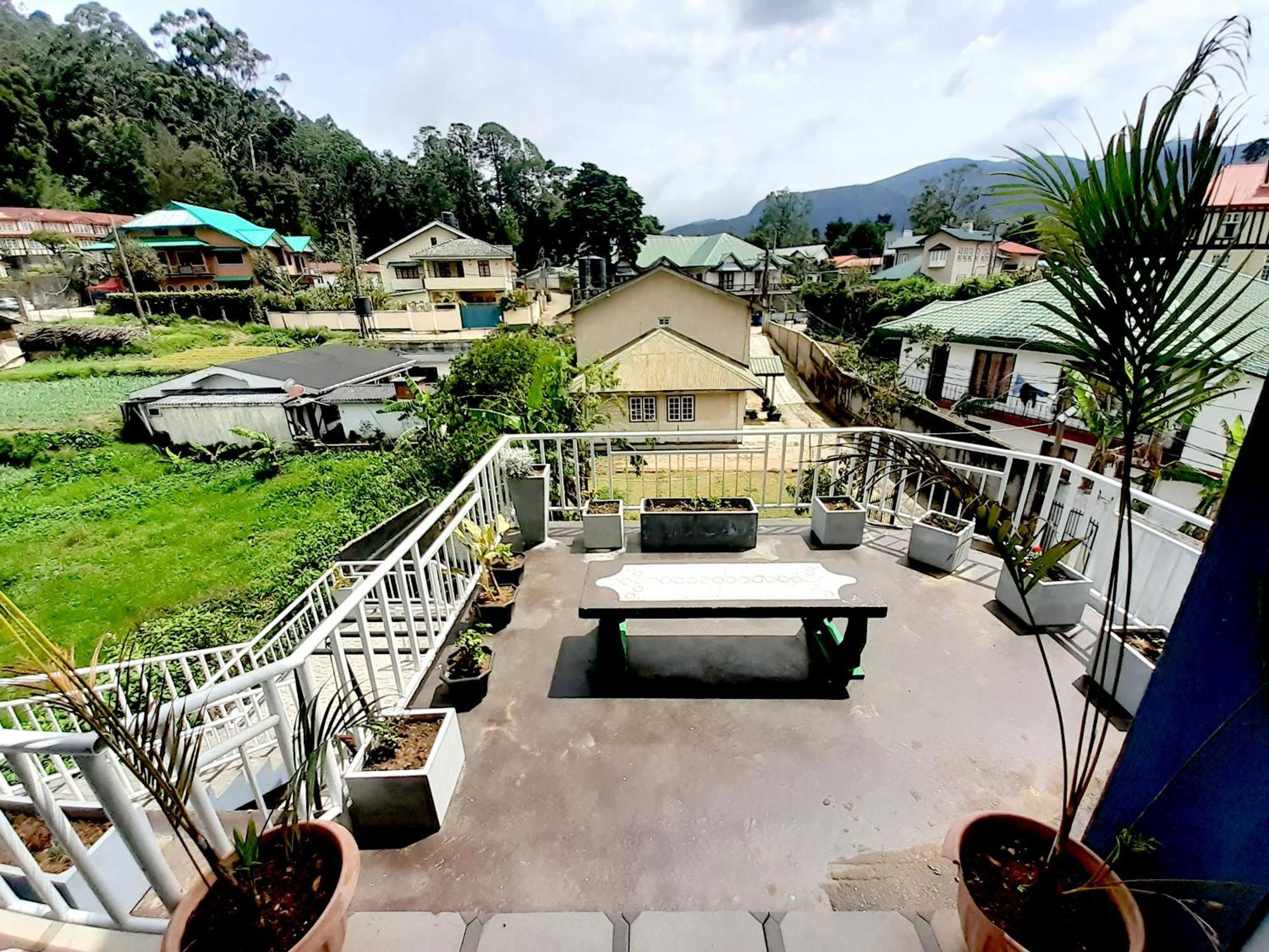 J J S & Nuwaraeliya