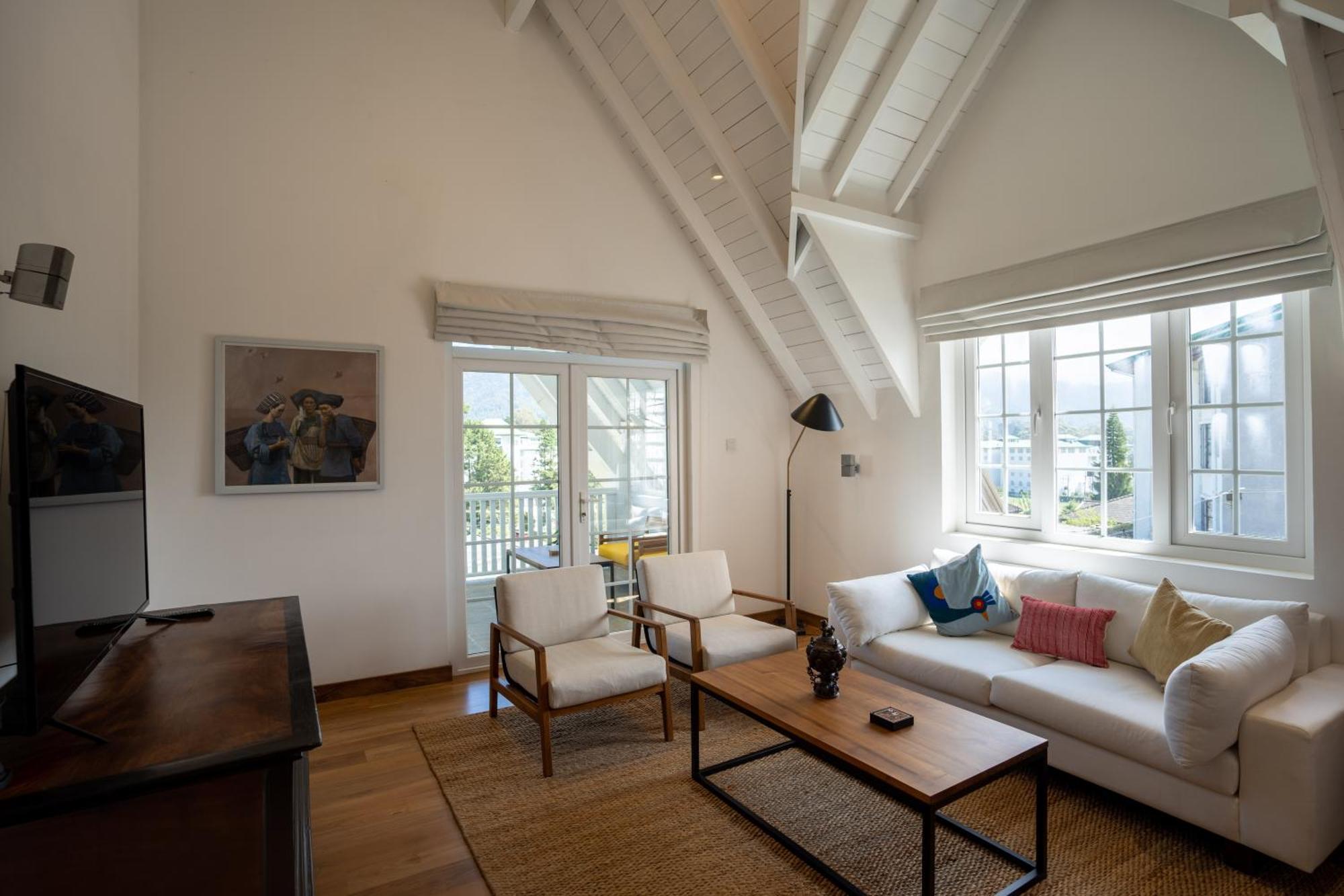 Villa Skye - *