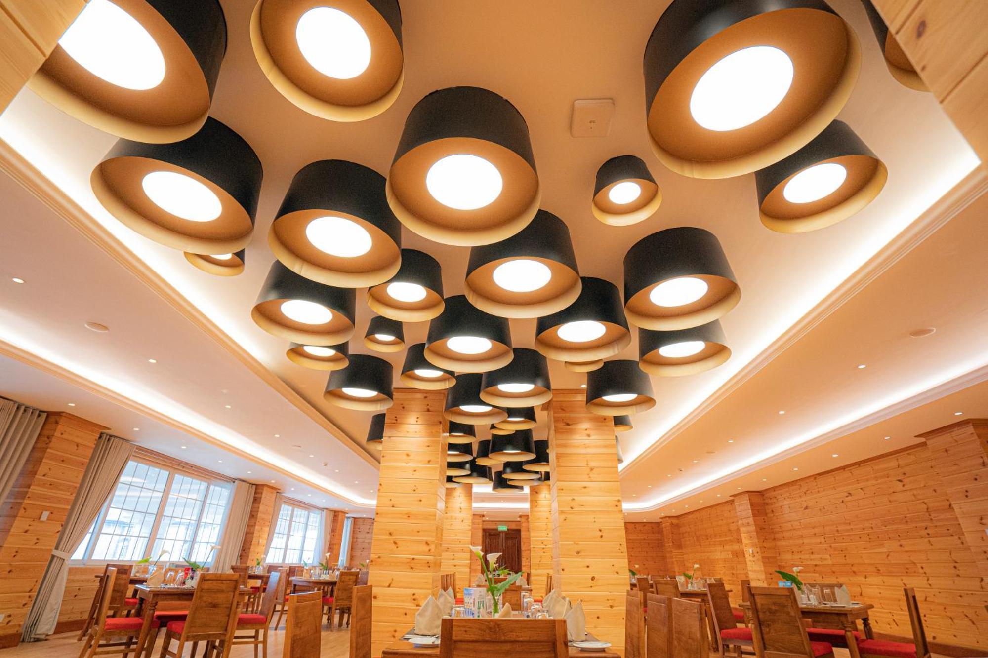 Araliya Red - Budget Friendly Hotel- Where Find Stunning 360 Panoramic View Of 4*