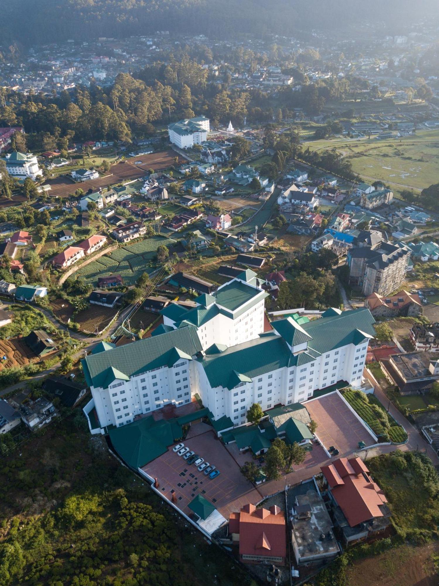 Araliya Red - Budget Friendly Hotel- Where Find Stunning 360 Panoramic View Of Hotel 4*