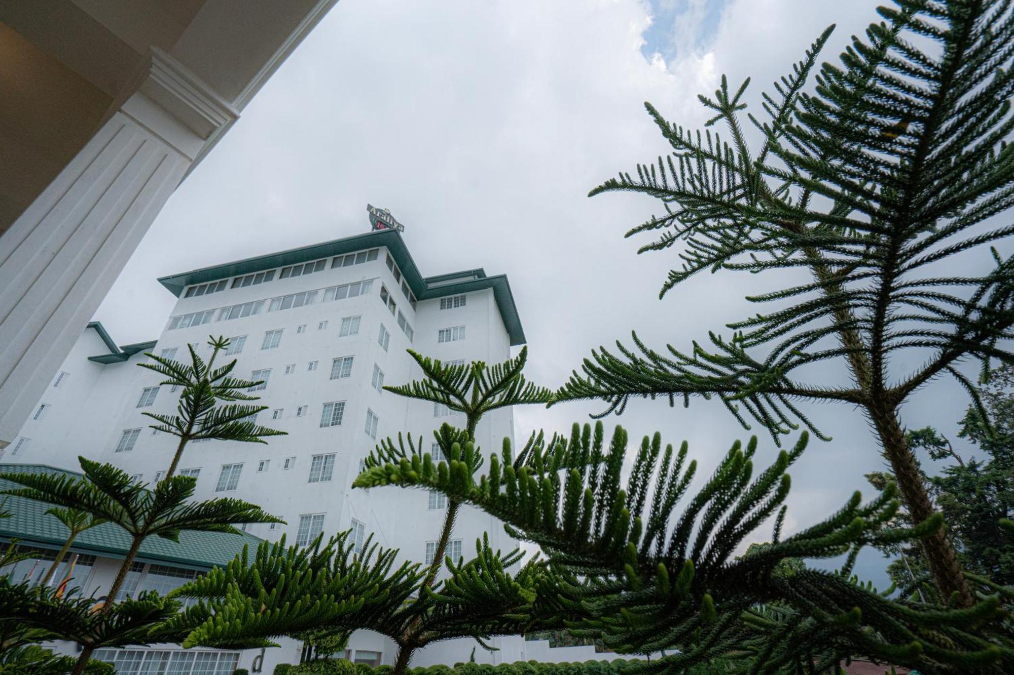 Araliya Red - Budget Friendly Hotel- Where Find Stunning 360 Panoramic View Of Hotel Nuwara Eliya
