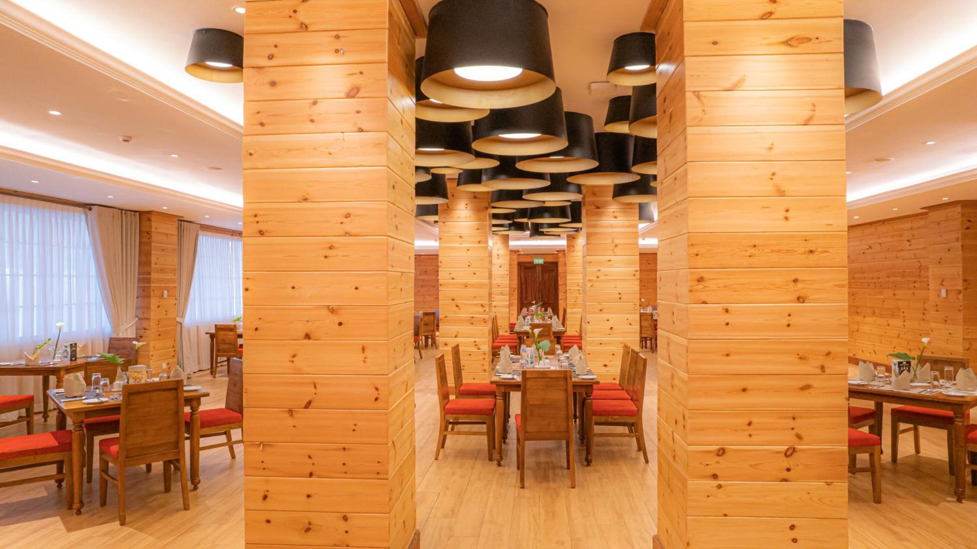 Araliya Red - Budget Friendly Hotel- Where Find Stunning 360 Panoramic View Of 4* Nuwara Eliya
