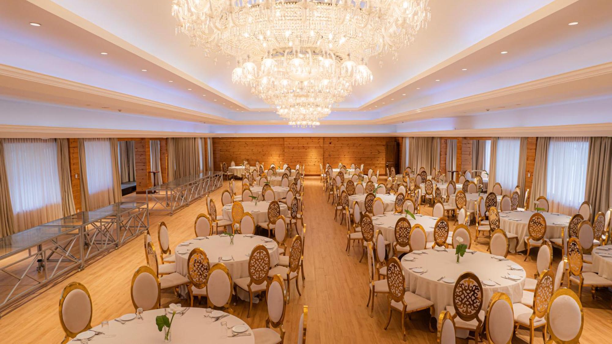 Araliya Red - Budget Friendly Hotel- Where Find Stunning 360 Panoramic View Of 4*