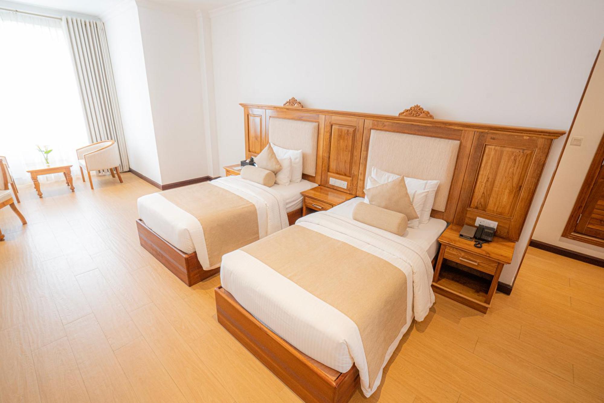 Hotel Araliya Red - Budget Friendly Hotel- Where Find Stunning 360 Panoramic View Of
