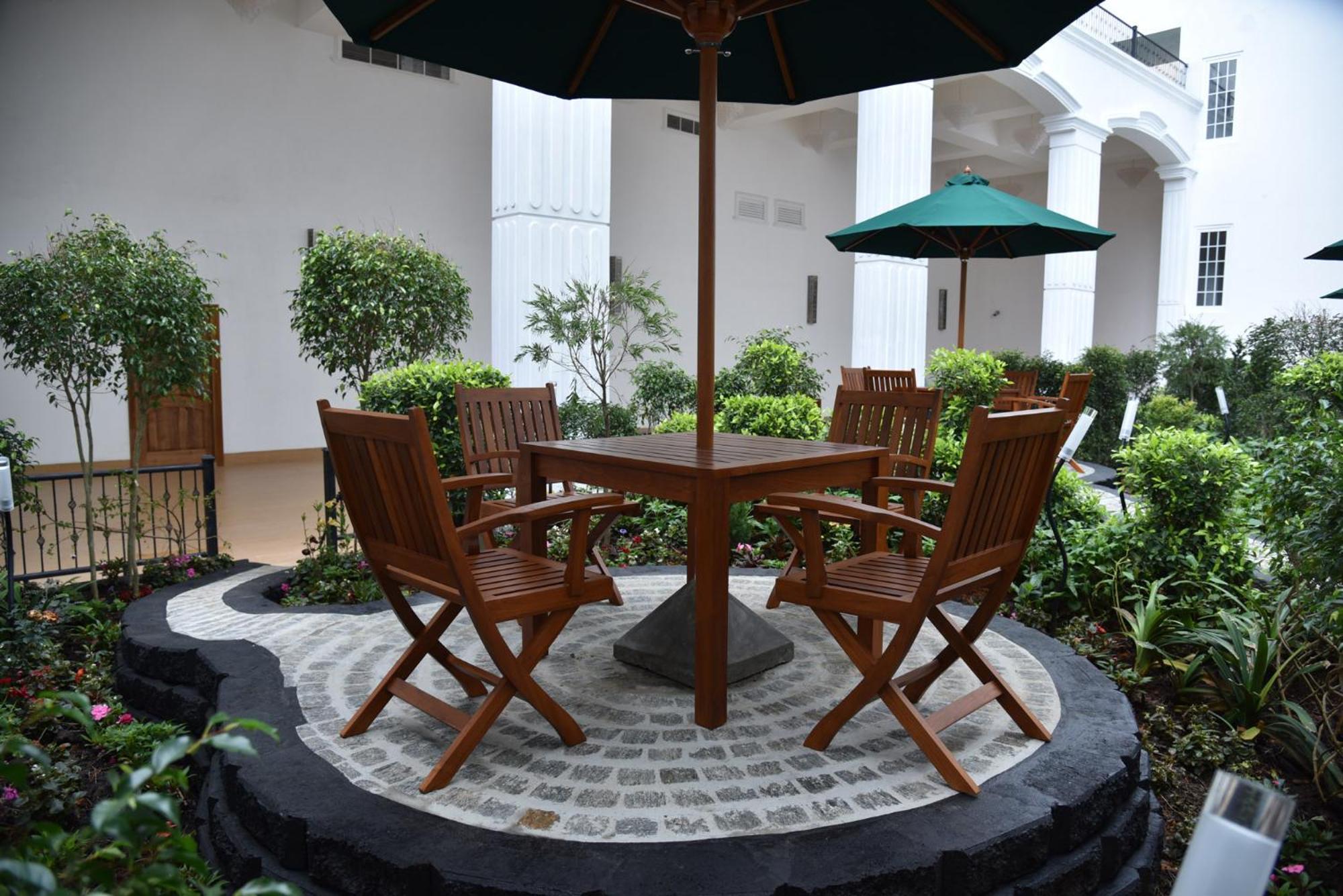 Araliya Red - Budget Friendly Hotel- Where Find Stunning 360 Panoramic View Of 4*