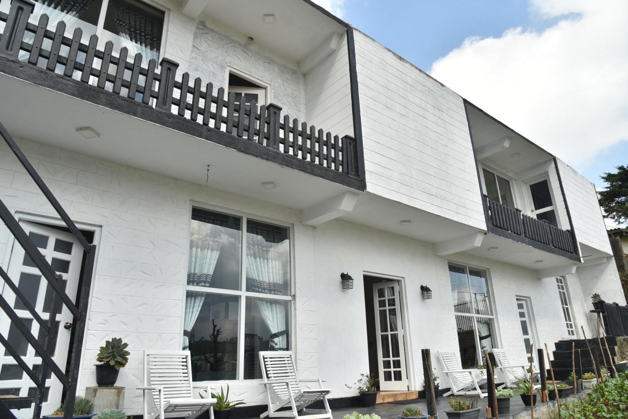 Villa Shiny Cot Full