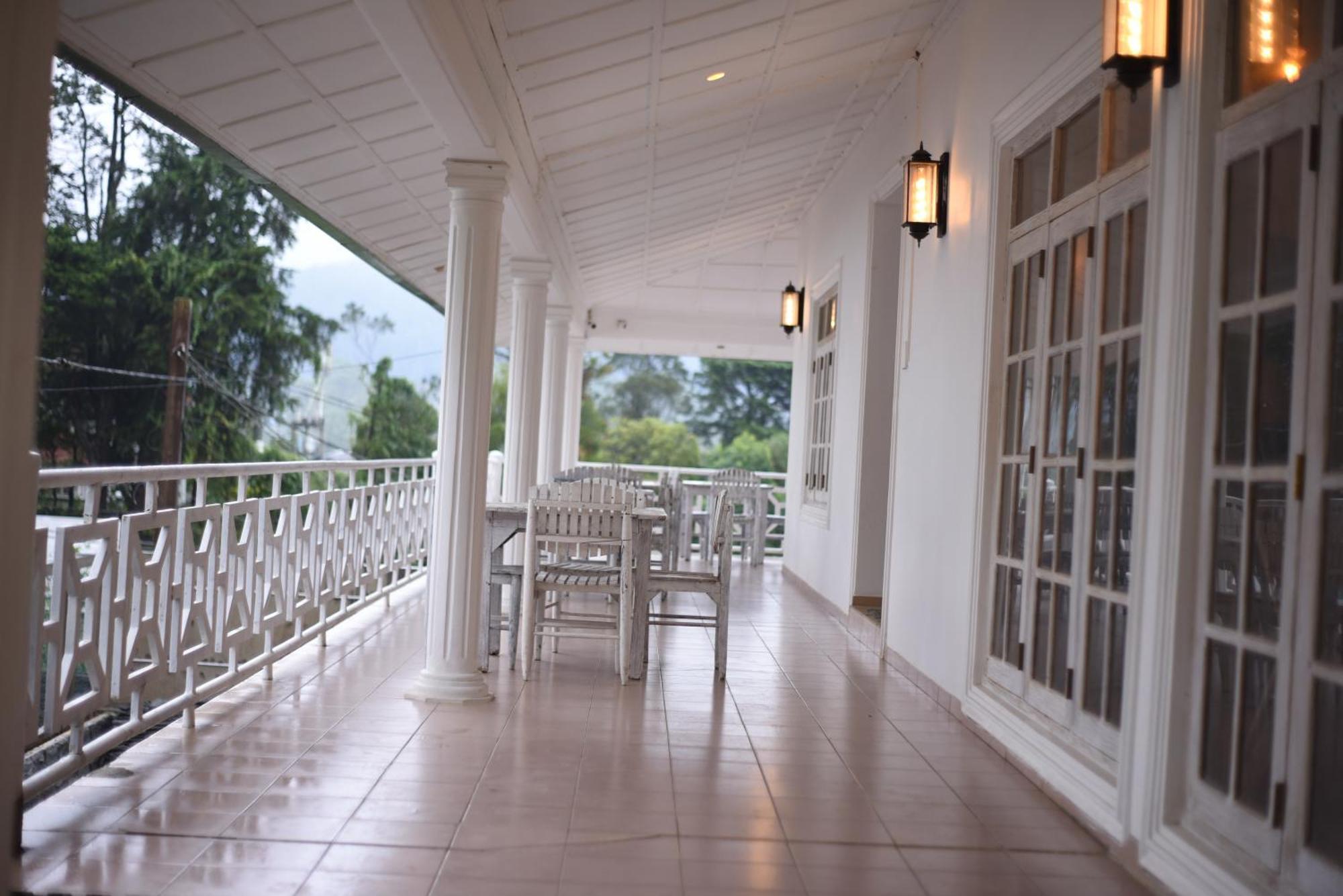 Oasis Hill Hotel Nuwara Eliya