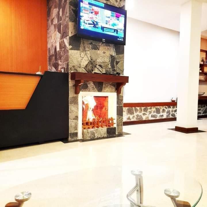 Hotel Pensive -