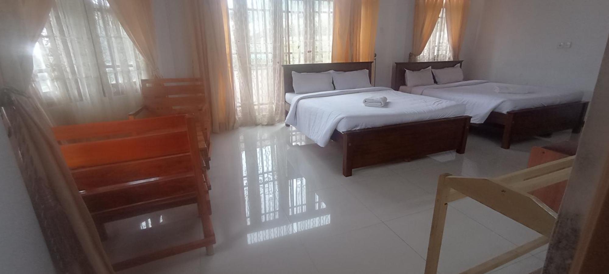 Oviya Guest Inn