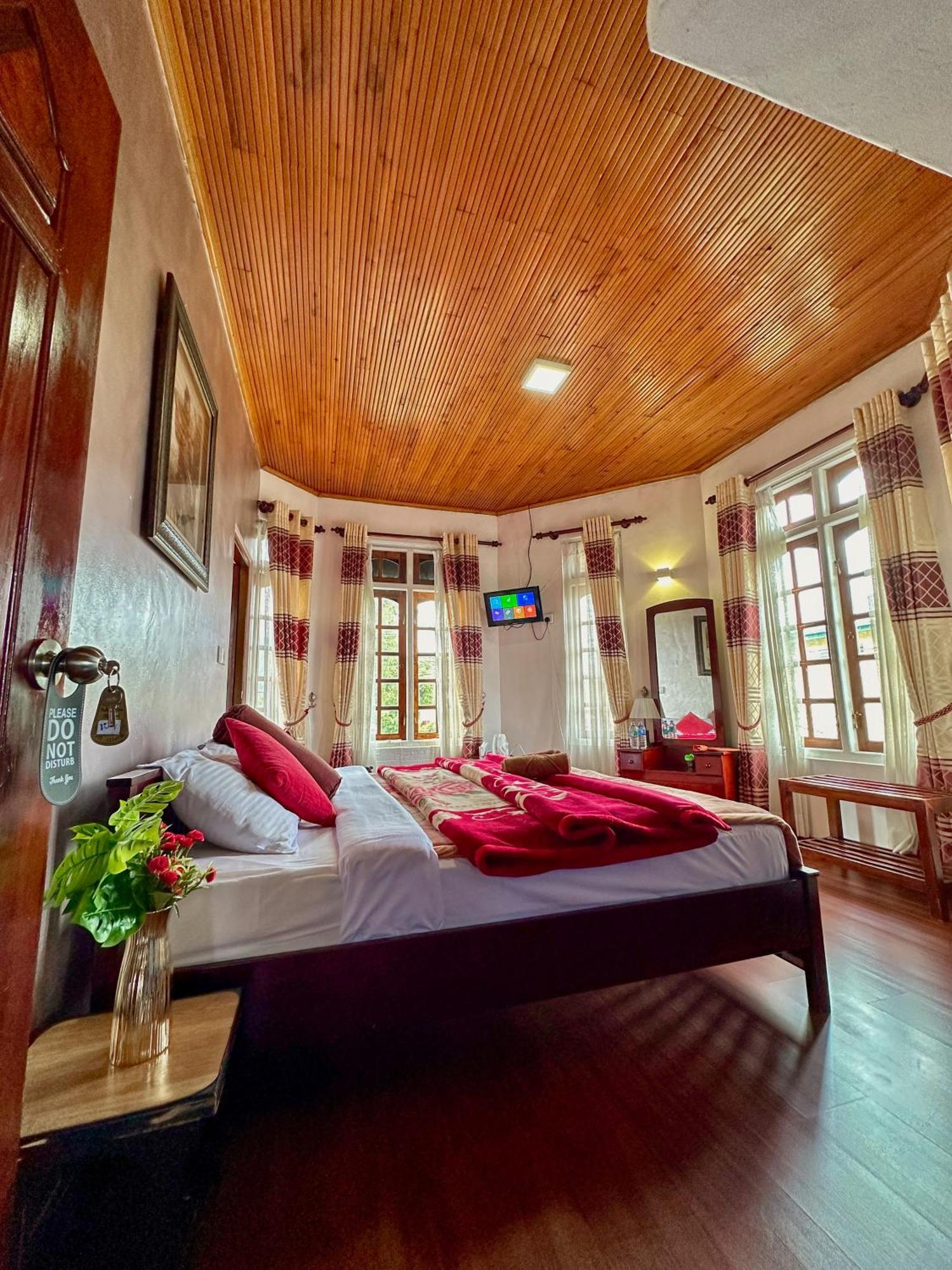 Hills Rest 2*