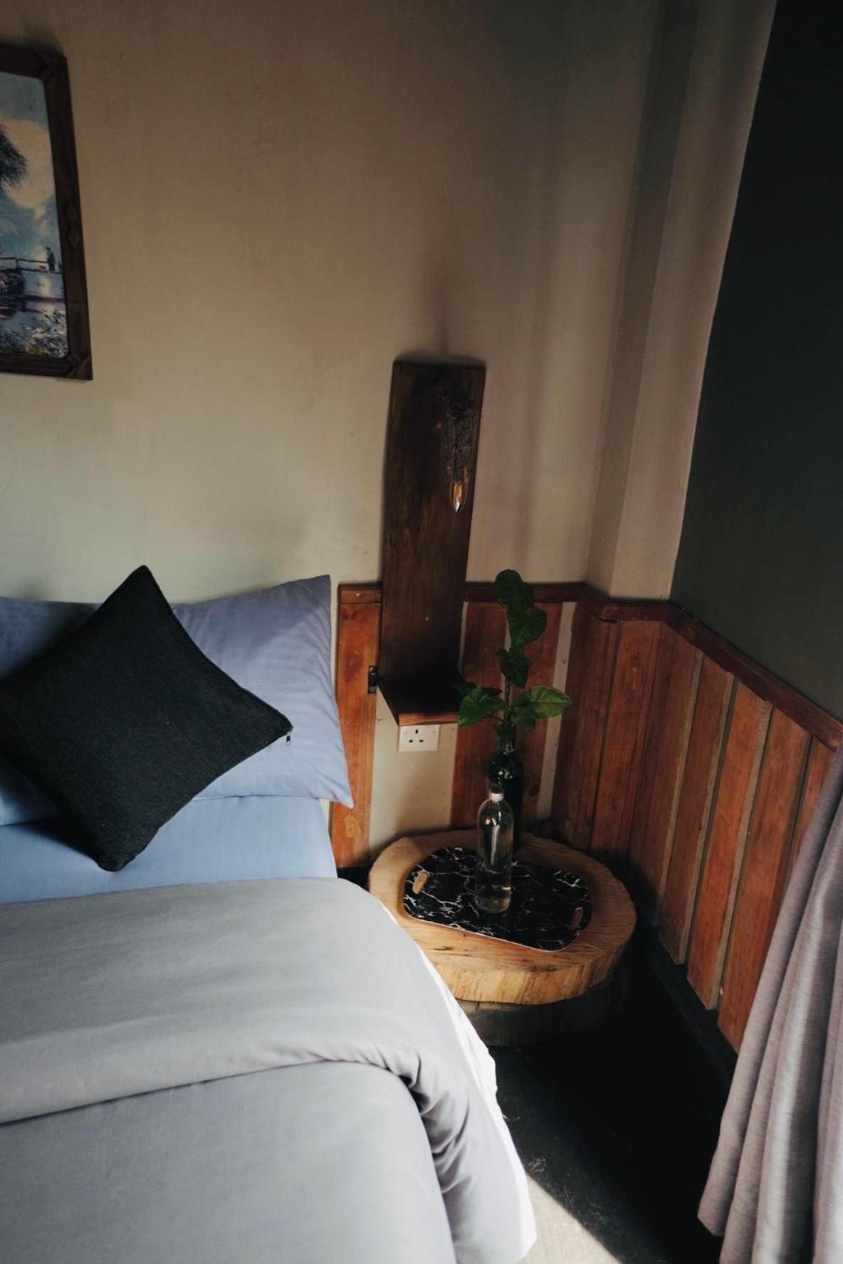 Rustique House Dbl Homestay Nuwara Eliya