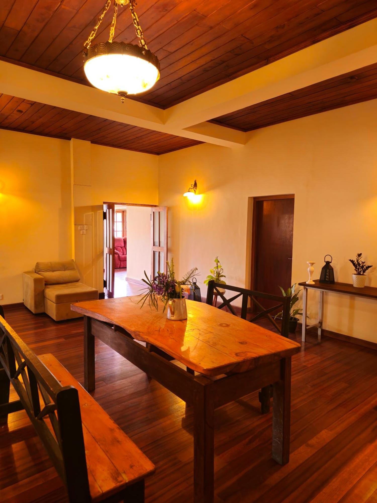 The Loris Manor Hotel