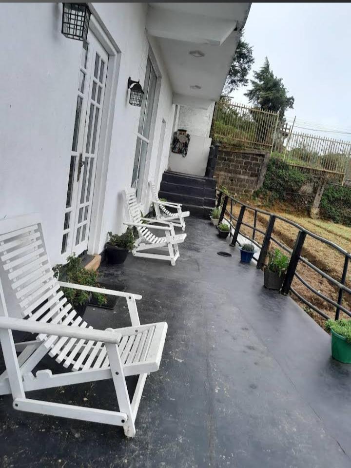 Villa Shiny Cot Full *