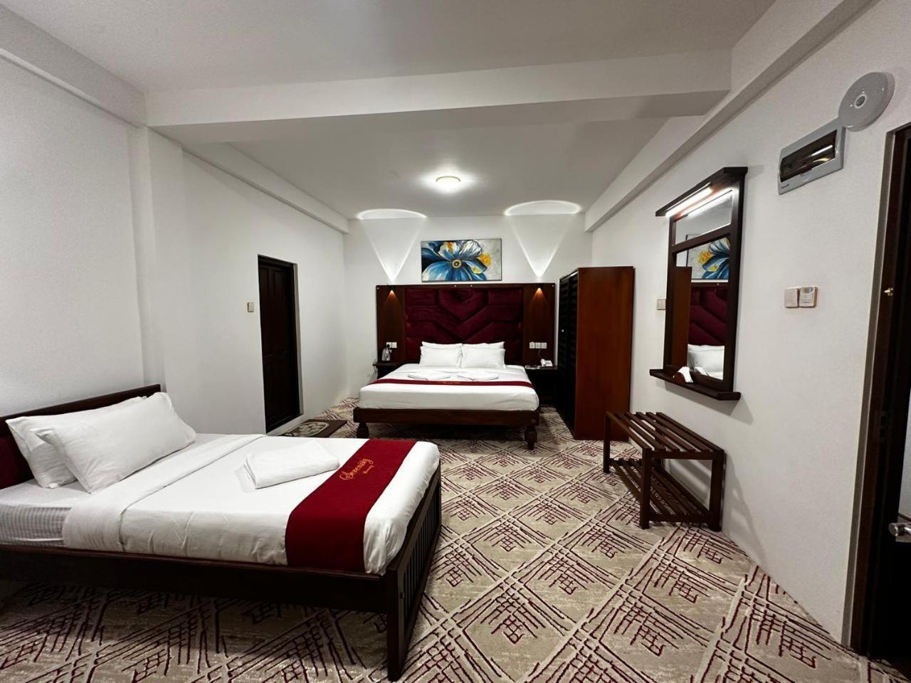 Hotel Serenity