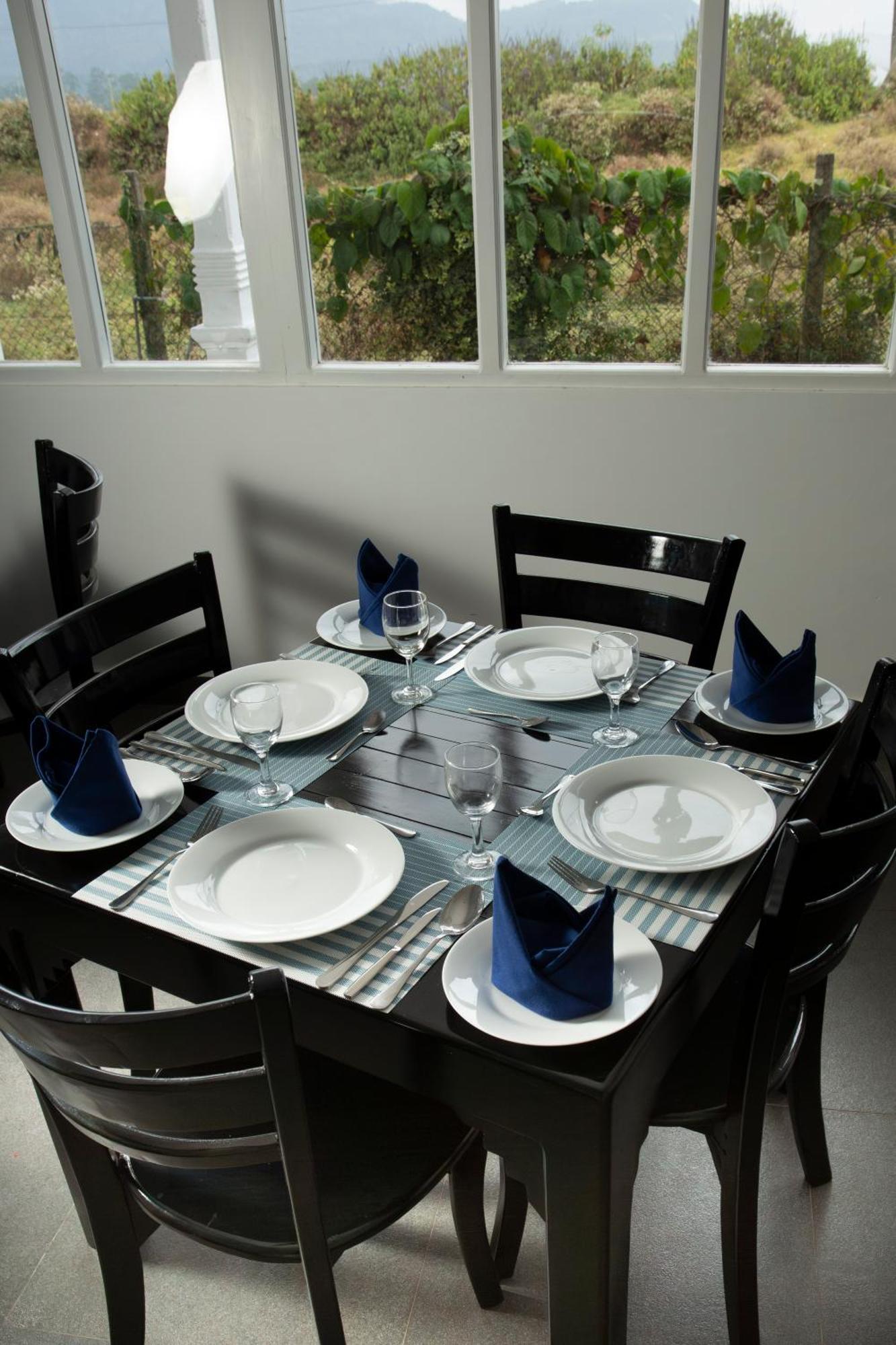 Hotel Country Club Nuwara Eliya