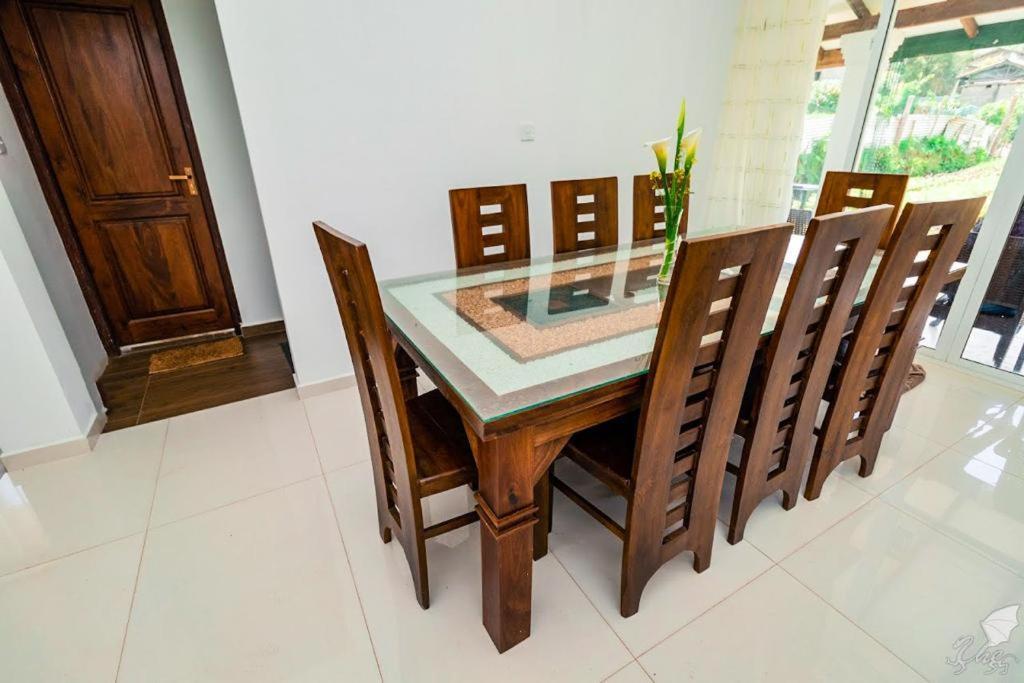 Monaara Leisure - Nuwaraeliya Guest house *