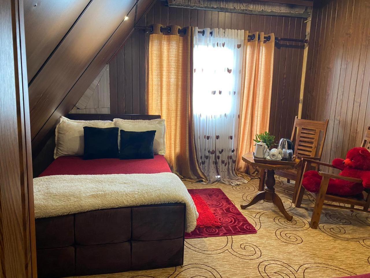 Chekeena Wood Hotel Nuwara Eliya