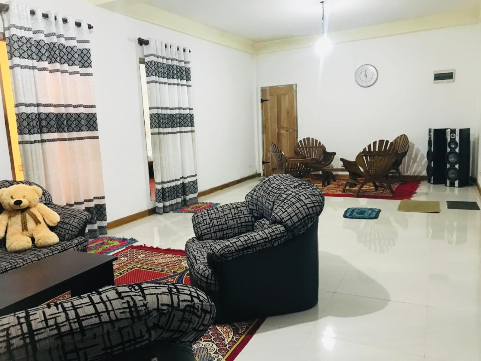 Guest house Sarasavi Family *