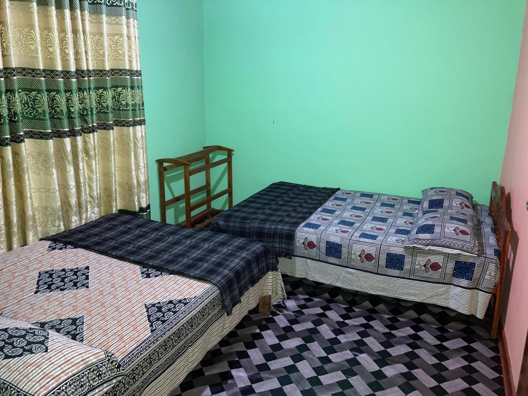 Apartment Guest In *