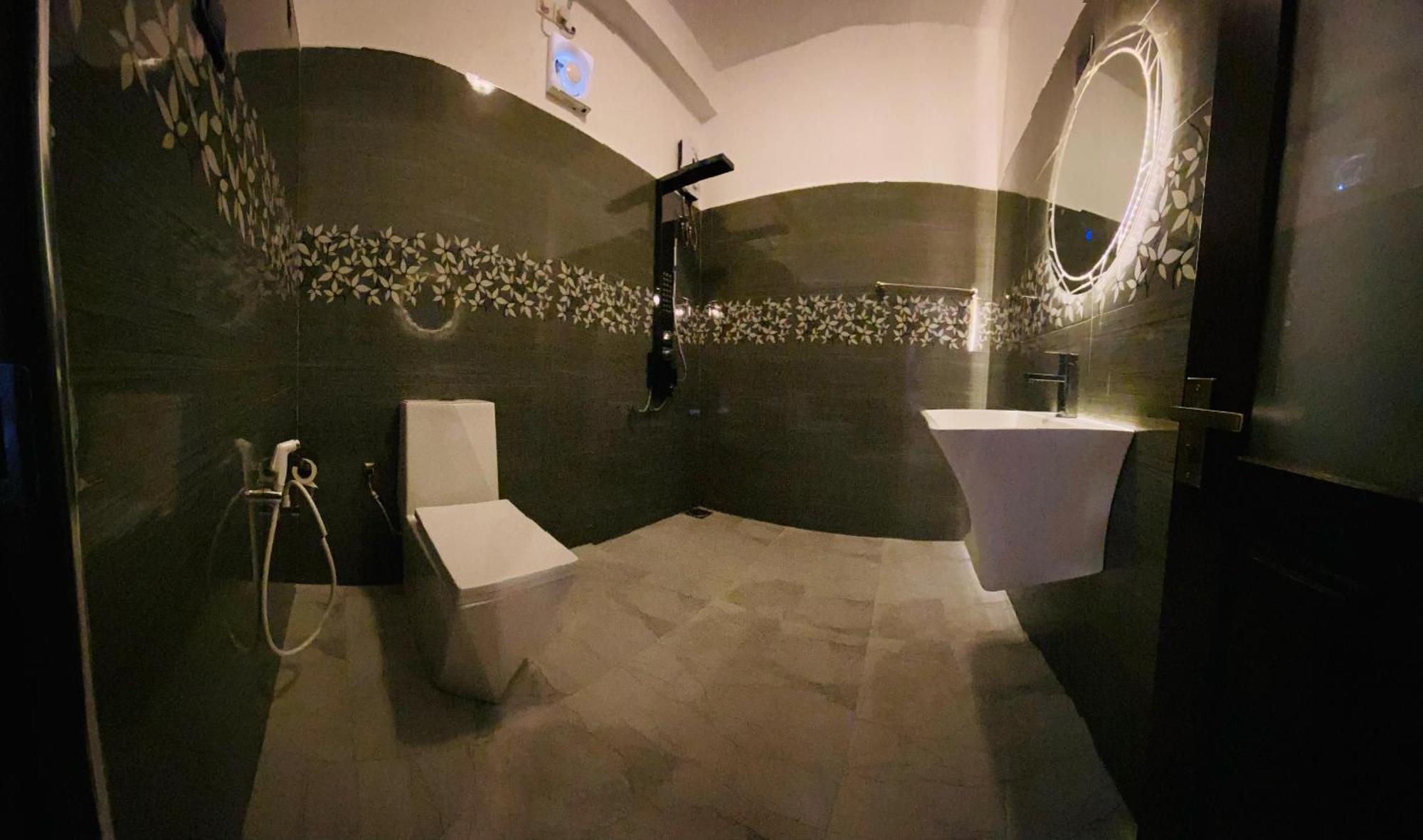 The Lavish Garand Hotel Nuwara Eliya