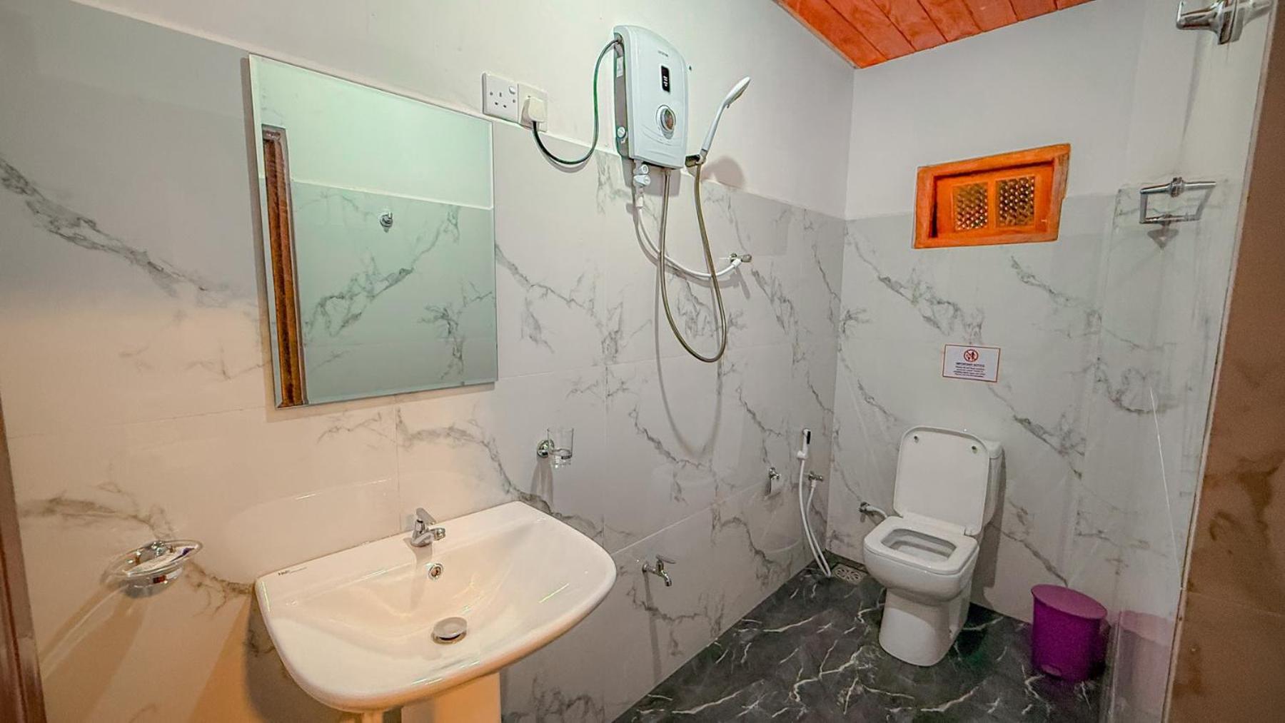 The Backwoods - Apartment