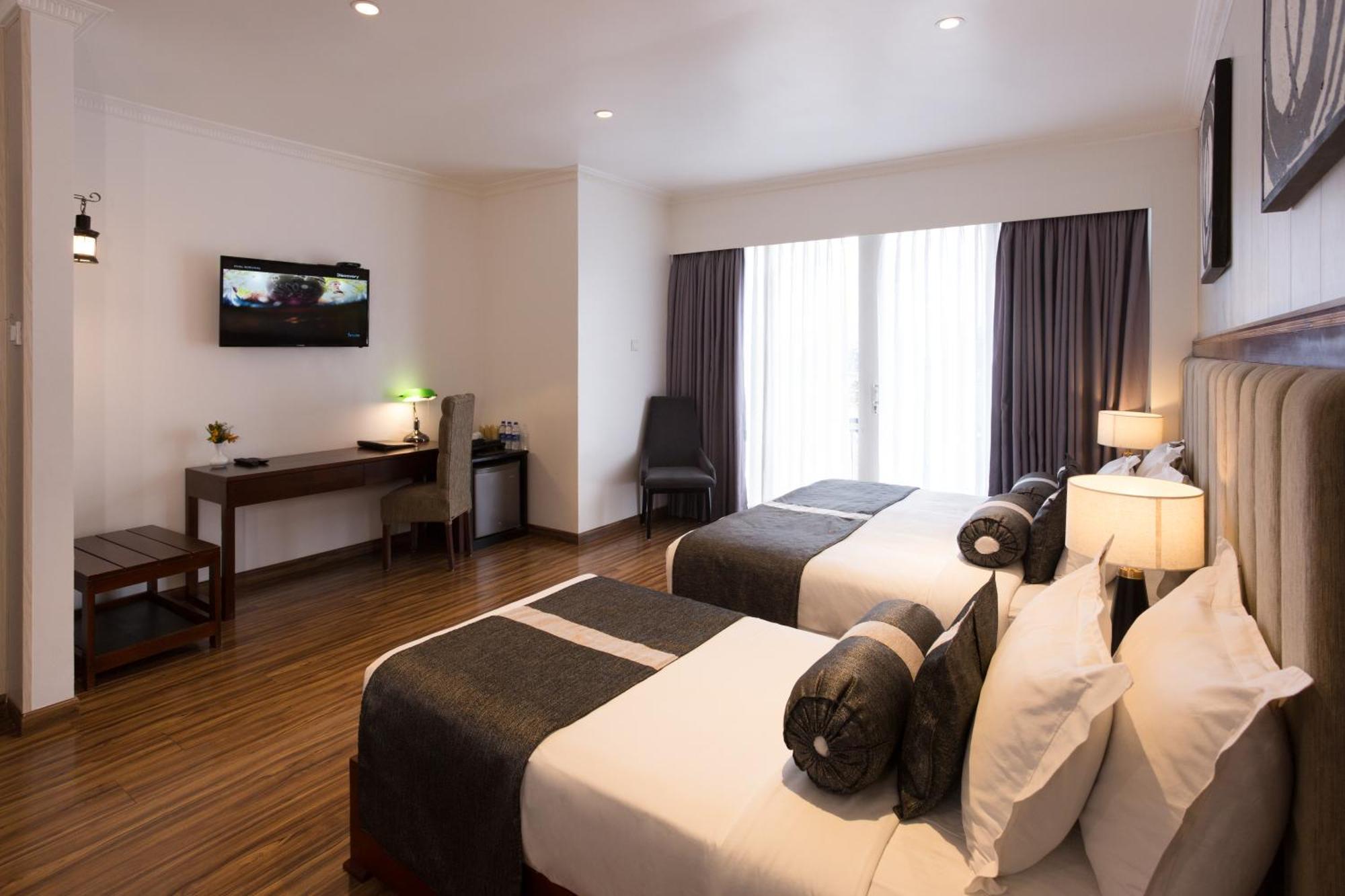 Grand Turf By Gsp Hotel *