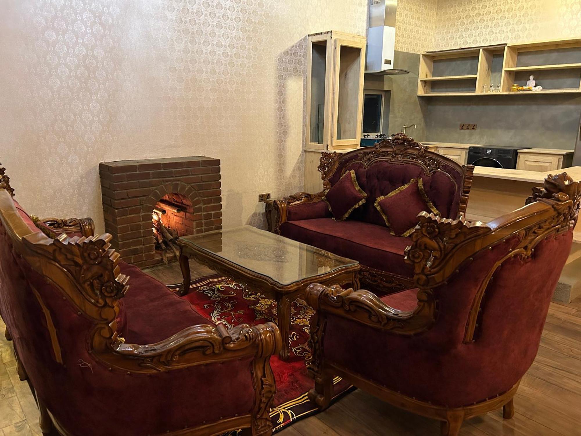 Villa Mahaeliya Rock Castle Nuwara Eliya