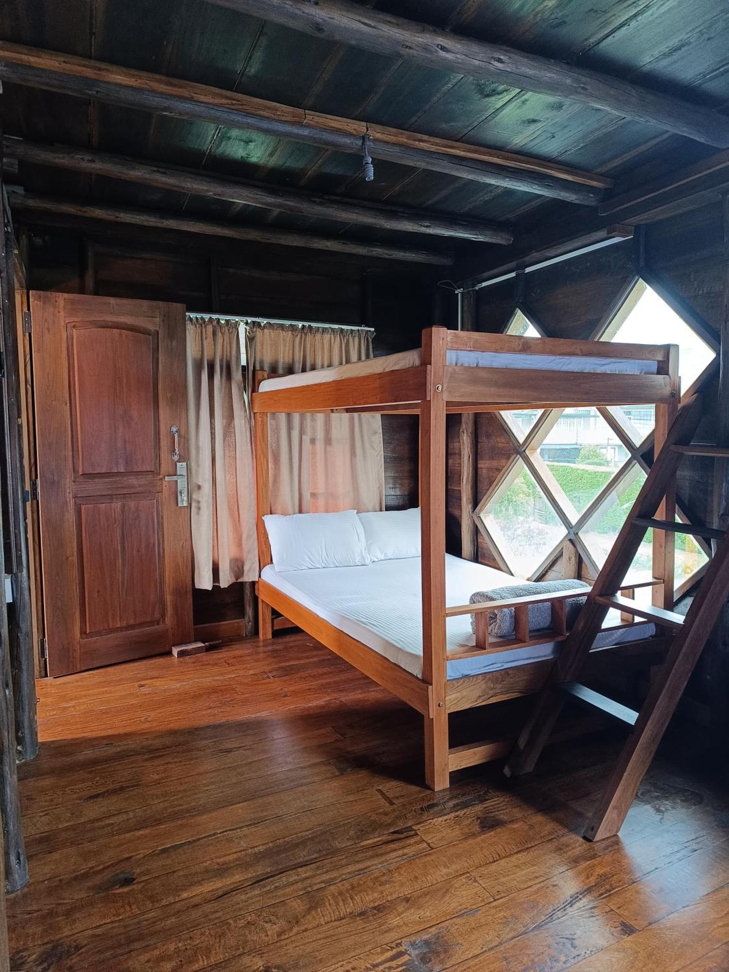 Rc Quirky Wood House Nuwara Eliya