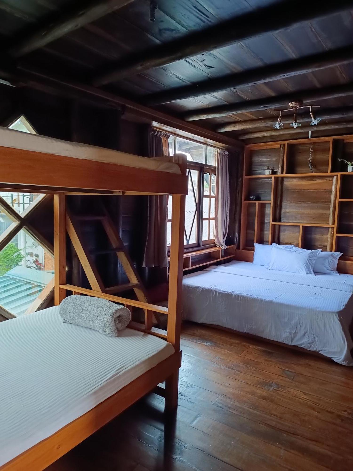 Rc Quirky Wood House *