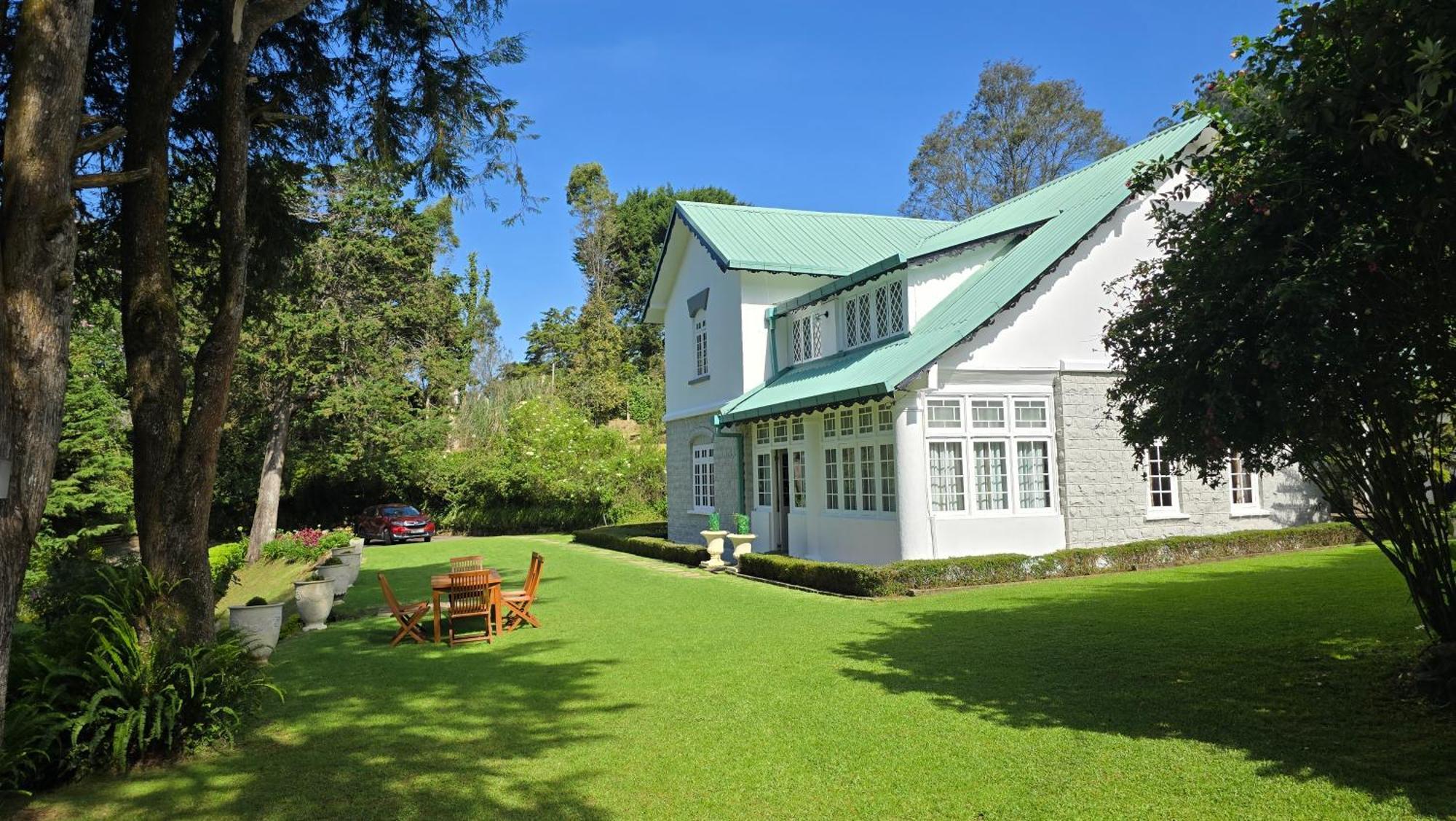 Brockenhurst Villa *