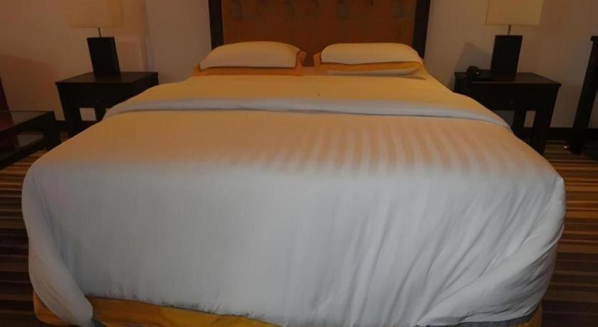 Ashley Hotel 3*