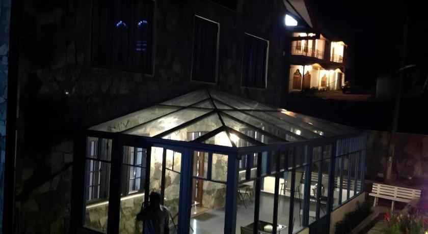 Daffodils Hotel 3*