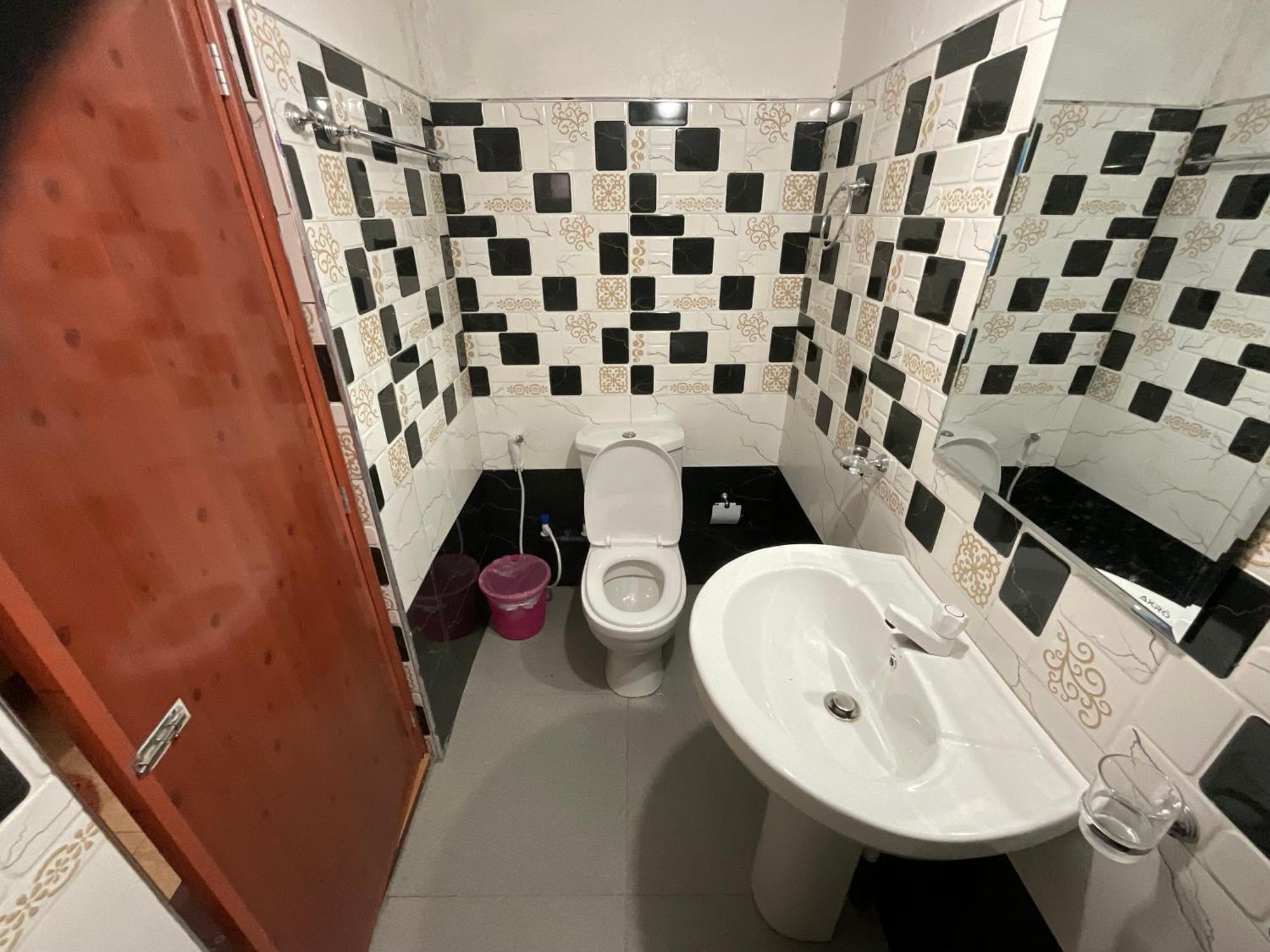 Guest house Mist - With Attached Bathrooms Nuwara Eliya