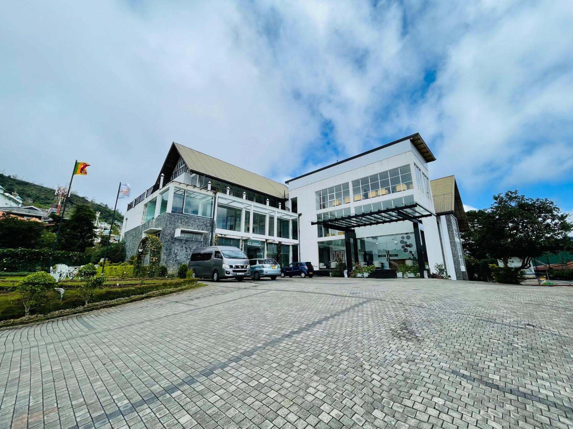 Hotel Ripon Grand Hill By Ehi 5*