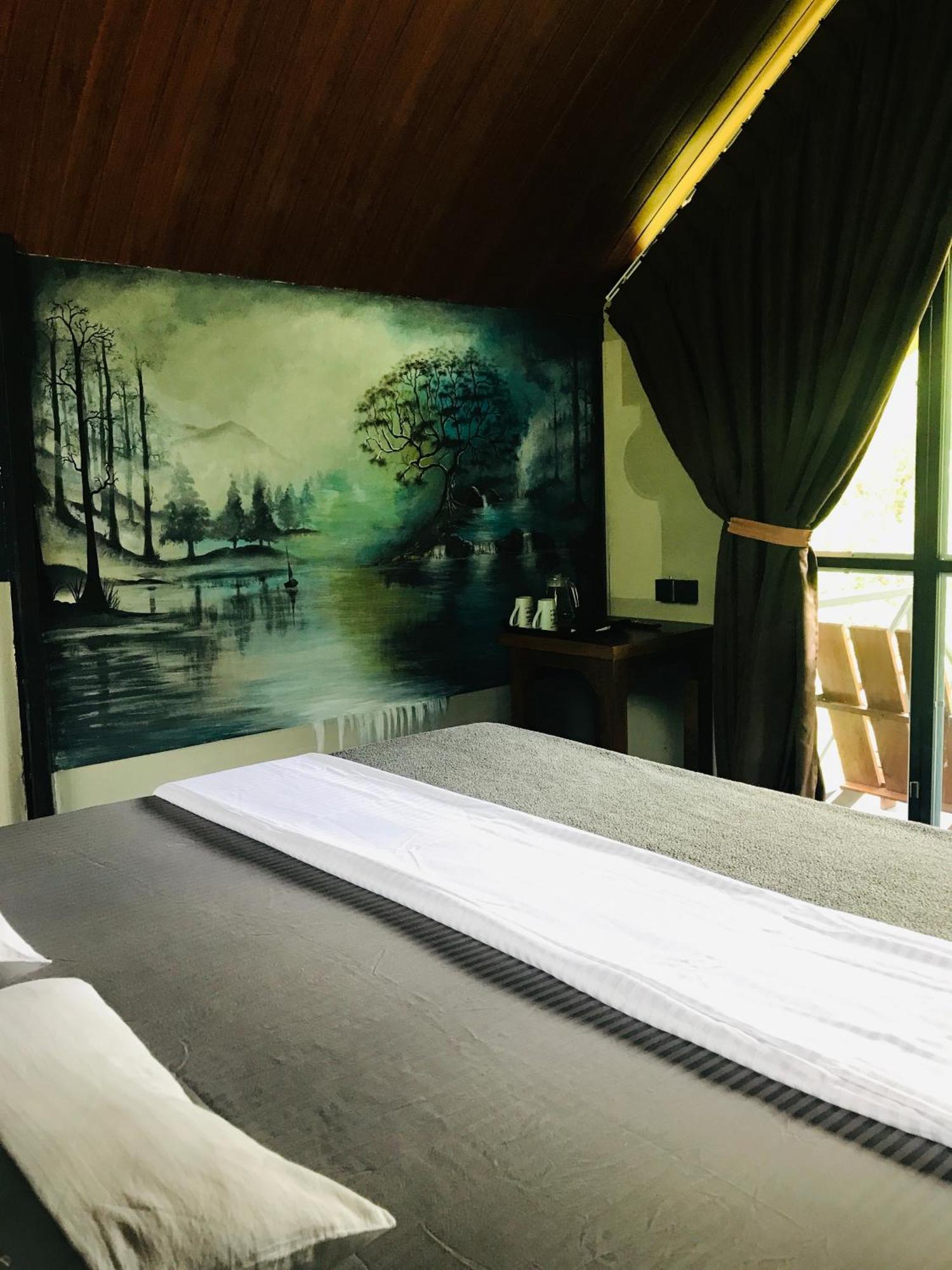 Grounder's River Apartment