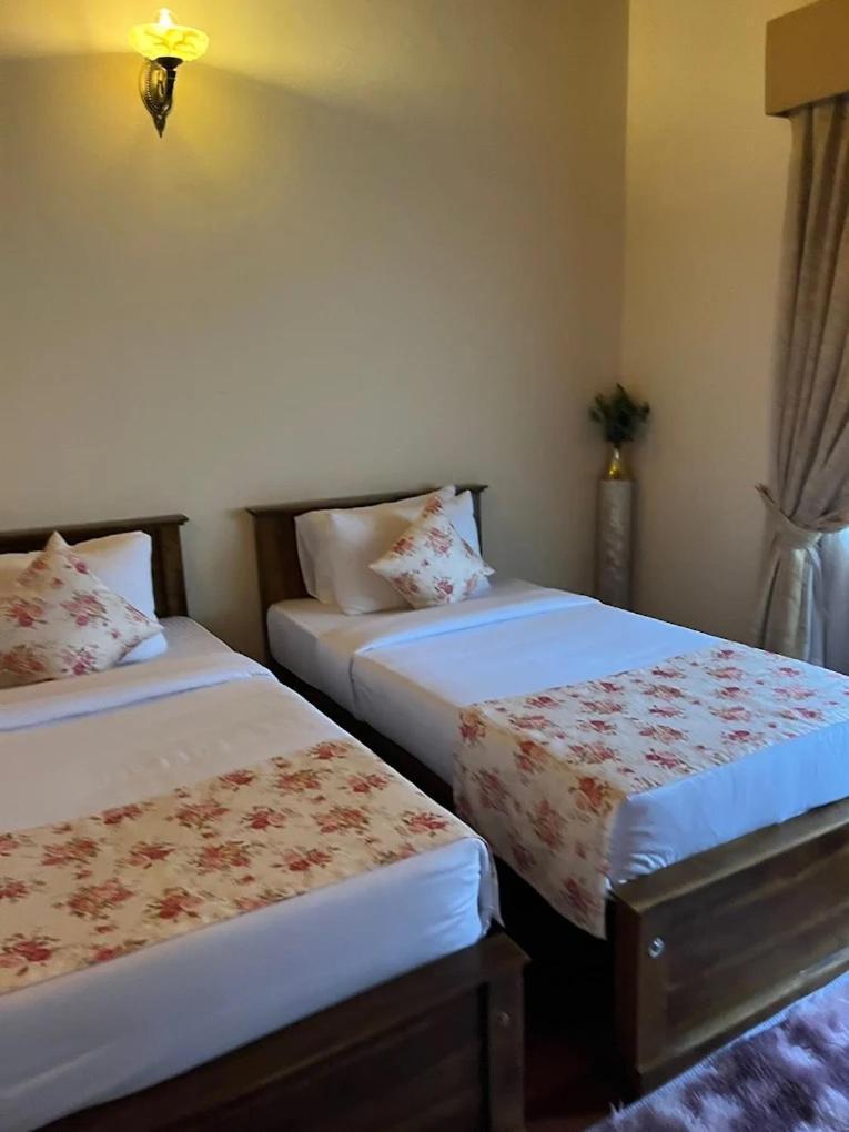 The Loris Manor Hotel *